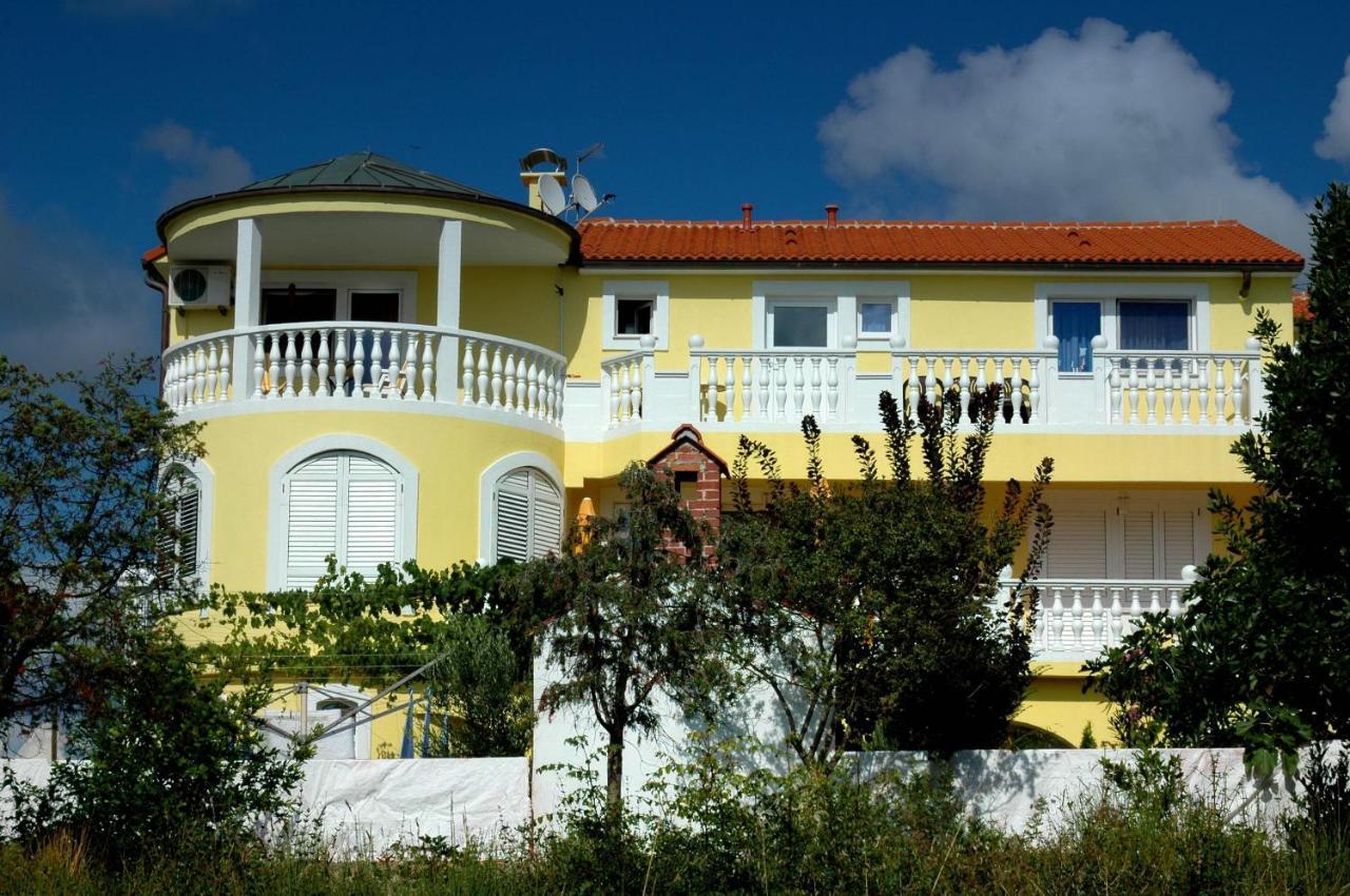 Villa-kokot Gostinjska kuća *
